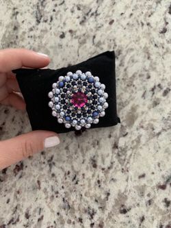 Elegant pin brooch woman new