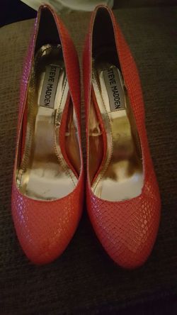 STEVEN MADDEN HEELS!!