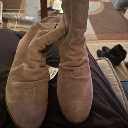 New Ladies Size 8 Low Boot 