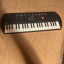 CasioSA-76 Mini Electric Keyboard
