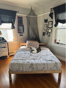 Full size bed
