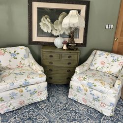 2 Cottage core Armchairs 