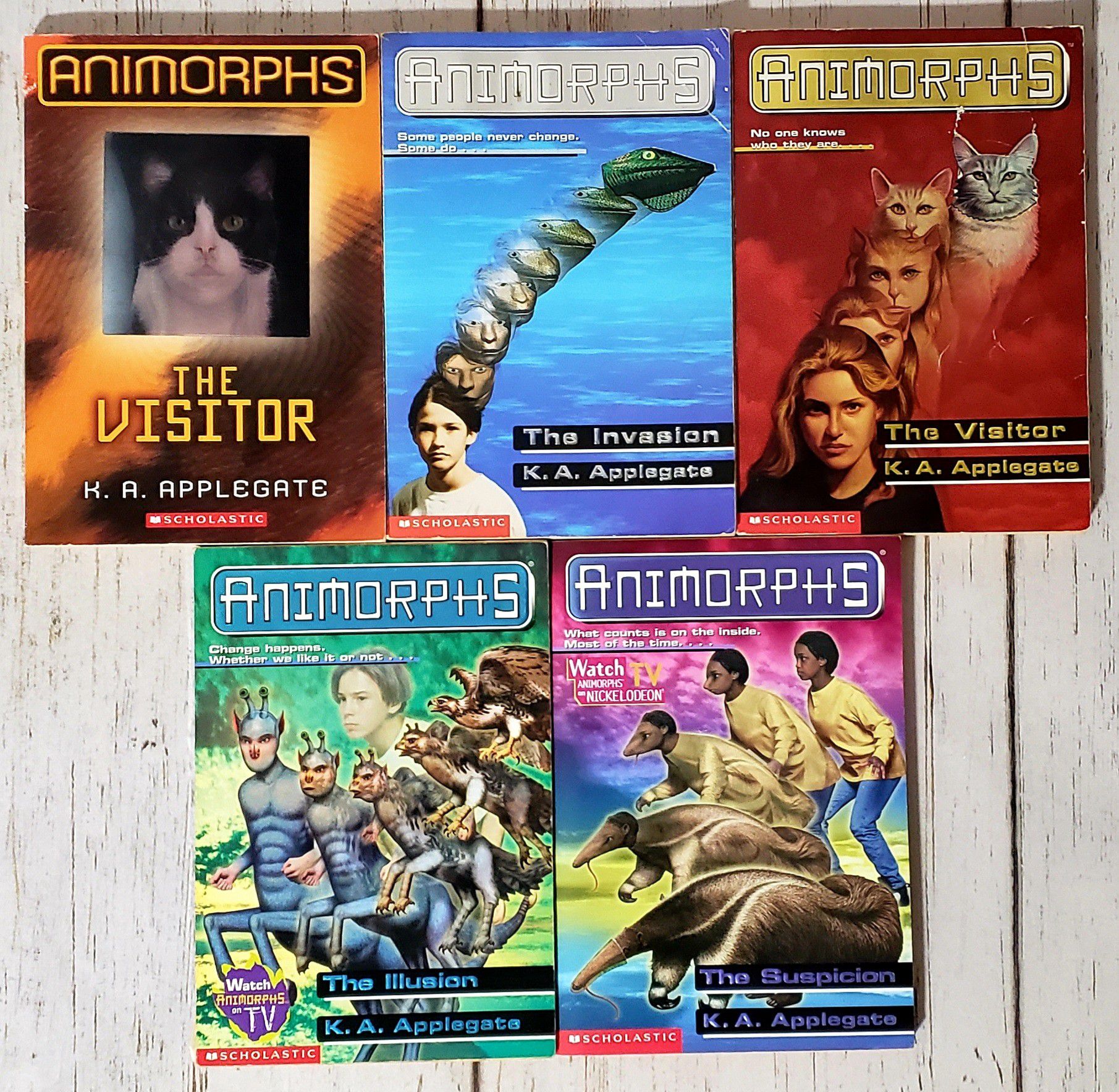ANIMORPHS Lot of 5 Books by K.A. Applegate The Visitors #1, 2, 24, 33 Scholastic