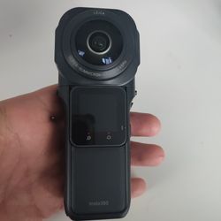 Insta360 ONE RS 1-Inch 360 Edition - 6K 360 Camera with Dual 1-Inch Sensors, Co-Engineered with Leica, 21MP Photo, FlowState Stabilization, Superb Low