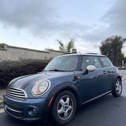 2011 Mini Cooper 81,000 miles
