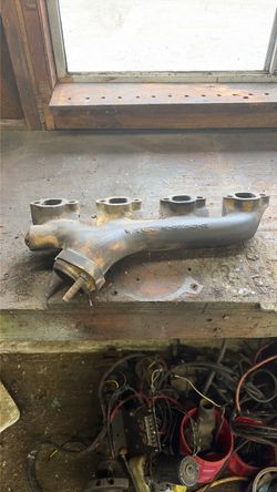 1989 Ford exhaust manifold RF-E8TE-9431-CB