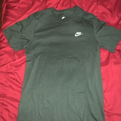 Size Small Nike Tees 