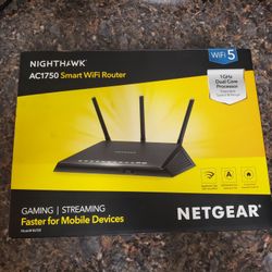 Nighthawk Dual-Band WiFi Router, 1.75Gbps ￼ 

