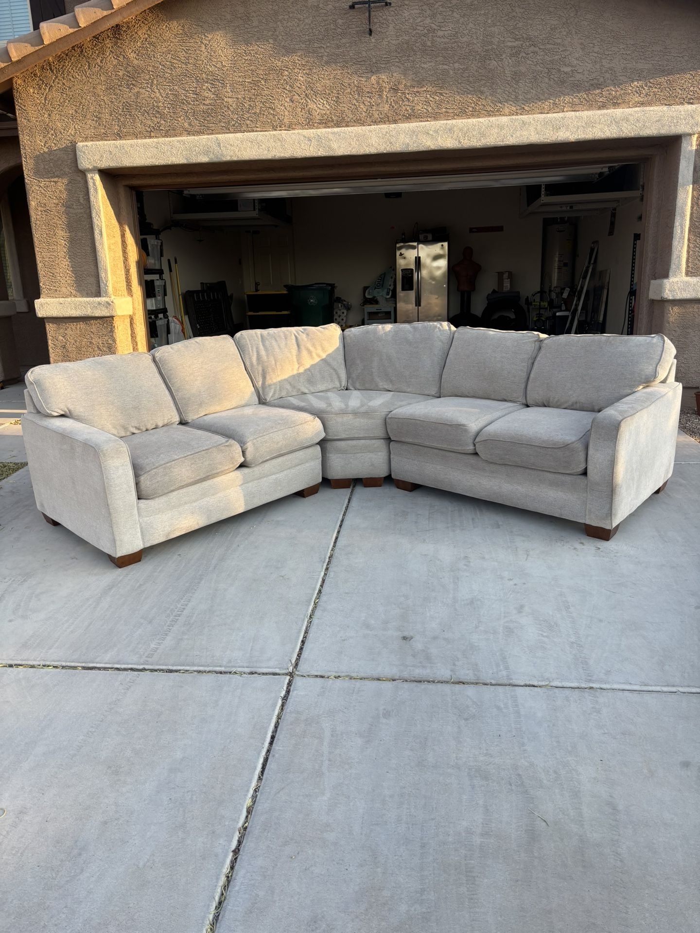Large 3 Piece La-Z-Boy Sectional (FREE DELIVERY)