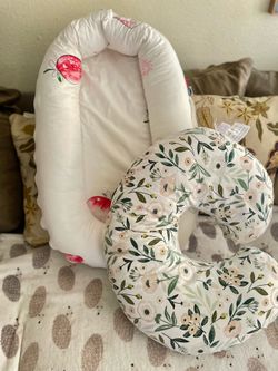 Baby bed and pillow