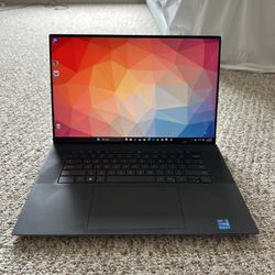 Dell XPS 17 9720 - Maxed Out: 32GB RAM, 1TB storage, 4K UHD Touchscreen, 12th gen Intel i7