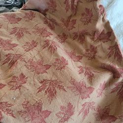 60" round leaf tablecloth