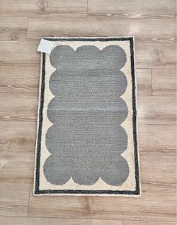 Dusty blue scalloped design Rug with Cream Accents