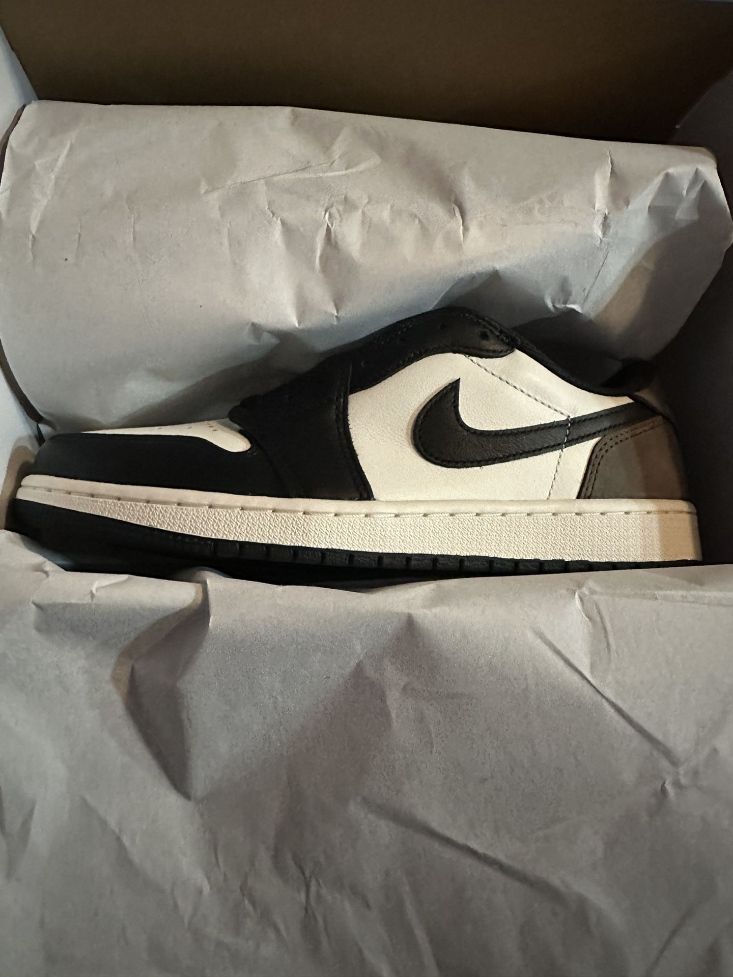 Jordan 1 Mocha Low Size 8.5M