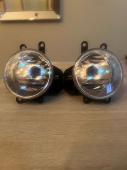 Toyota Corolla 2014-2016 - Pair of Round Fog Lights with Mounting Brackets