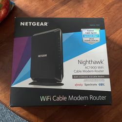 Netgear Nighthawk AC1900 WiFi Cable modem  Router 