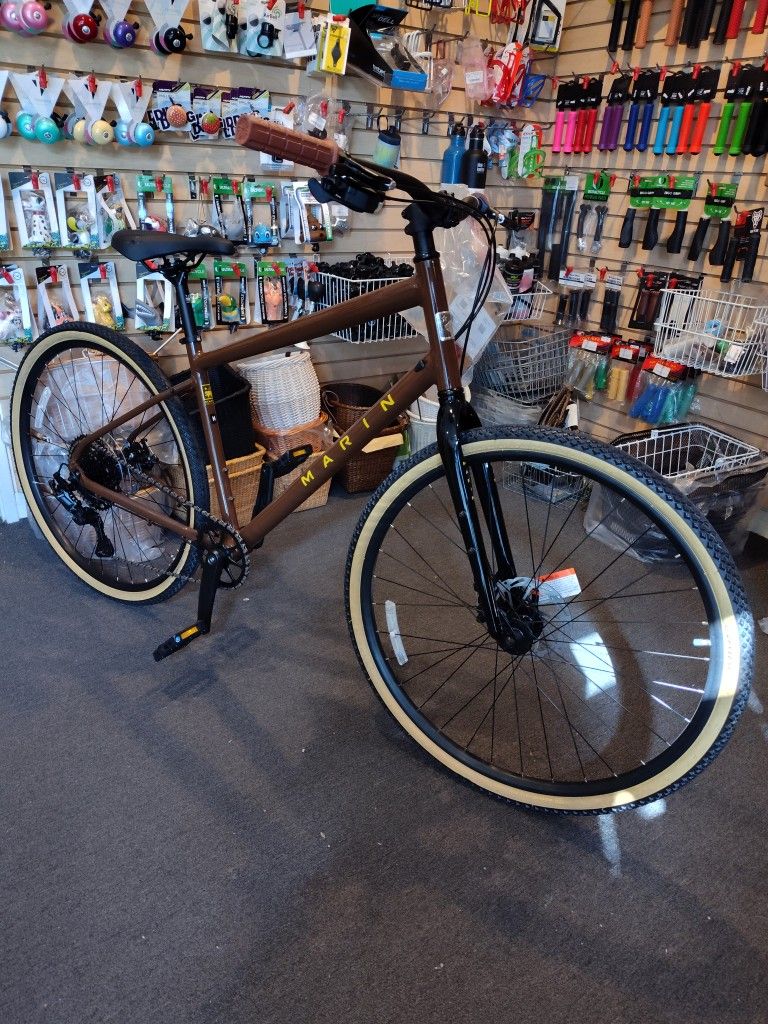 NEW 2025 MEDIUM MARIN KENTFIELD BROWN 10 SPEED COMFORT FITNESS - Main Image