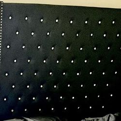 Queen Size bed With mattress Used Like New 