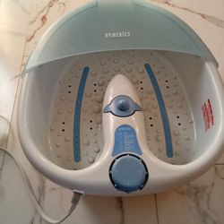 Nice foot bath with heat and bubbles by HoMedics