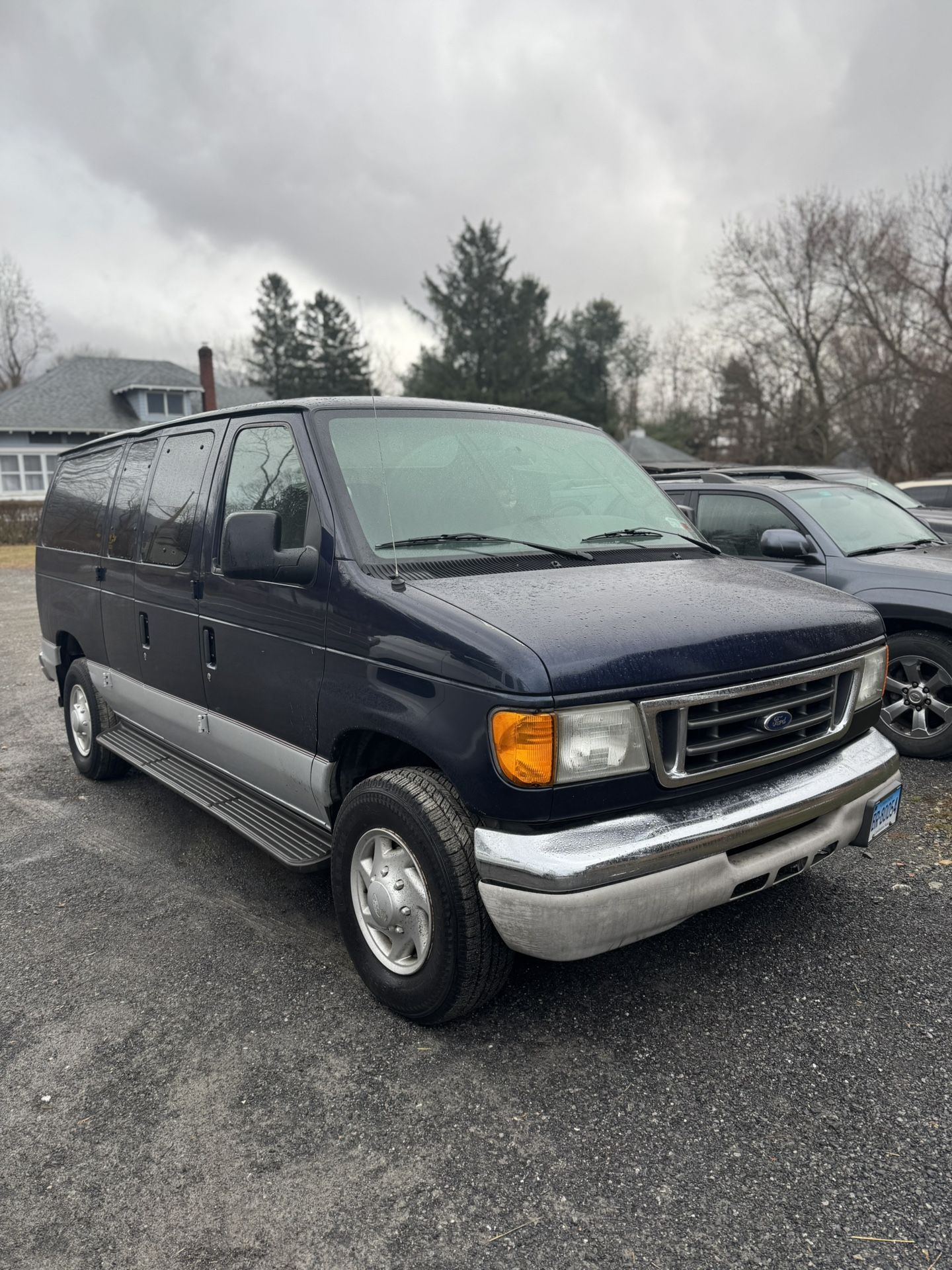 2004 Ford E-350