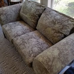 Matching Couch & Loveseat 