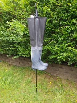 Lightly Used Frogg Togs Hip Waders - Size 9 Womens / Mens