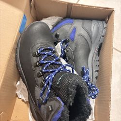 Brand new Columbia women’s snow hiking boots, size 7.