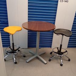 $100 Each Stools And Bar Height Table In Good Conditions 