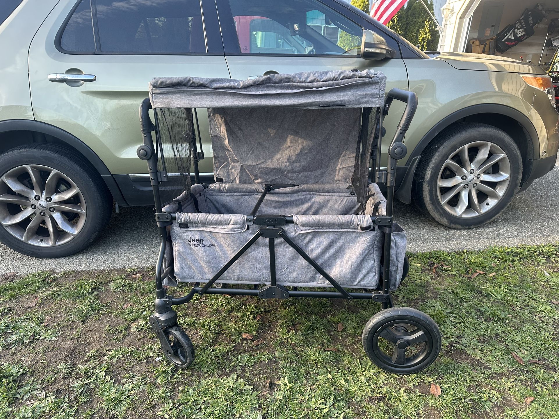 Jeep Kids Pulling Wagon