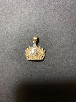 10k real solid gold pendant. 1” 2.7 gr