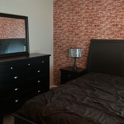 Bedroom set