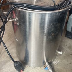 Claw Hammer Electric Kettle