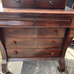 Antique Dresser (6drawer)