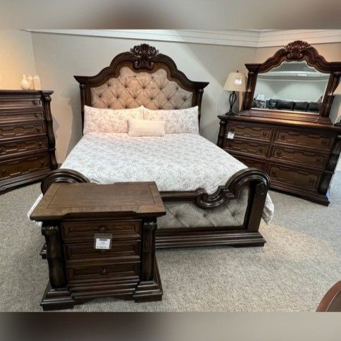 MAYLEE DARK BROWN UPHOLSTERED BEDROOM SET