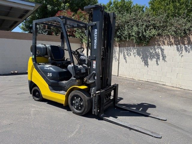 2017 KOMATSU FG25ST-16- 5,000LB CAPACITY CUSHION FORKLIFT W/ SIDE SHIFT