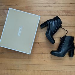Michael Kors Booties (Size 8.5) 