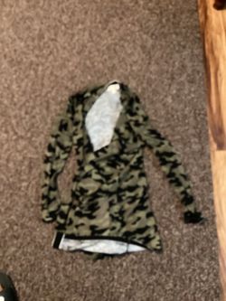 Women’s Camo Zip-Up Hoodie – Size Large, Long Sleeve, Lightweight
