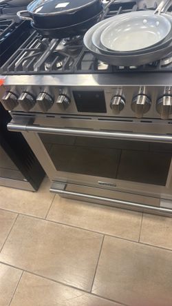 Frigidaire professional gas range