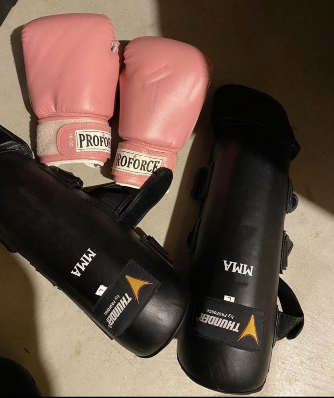 Boxing Gloves / Shin Guards 