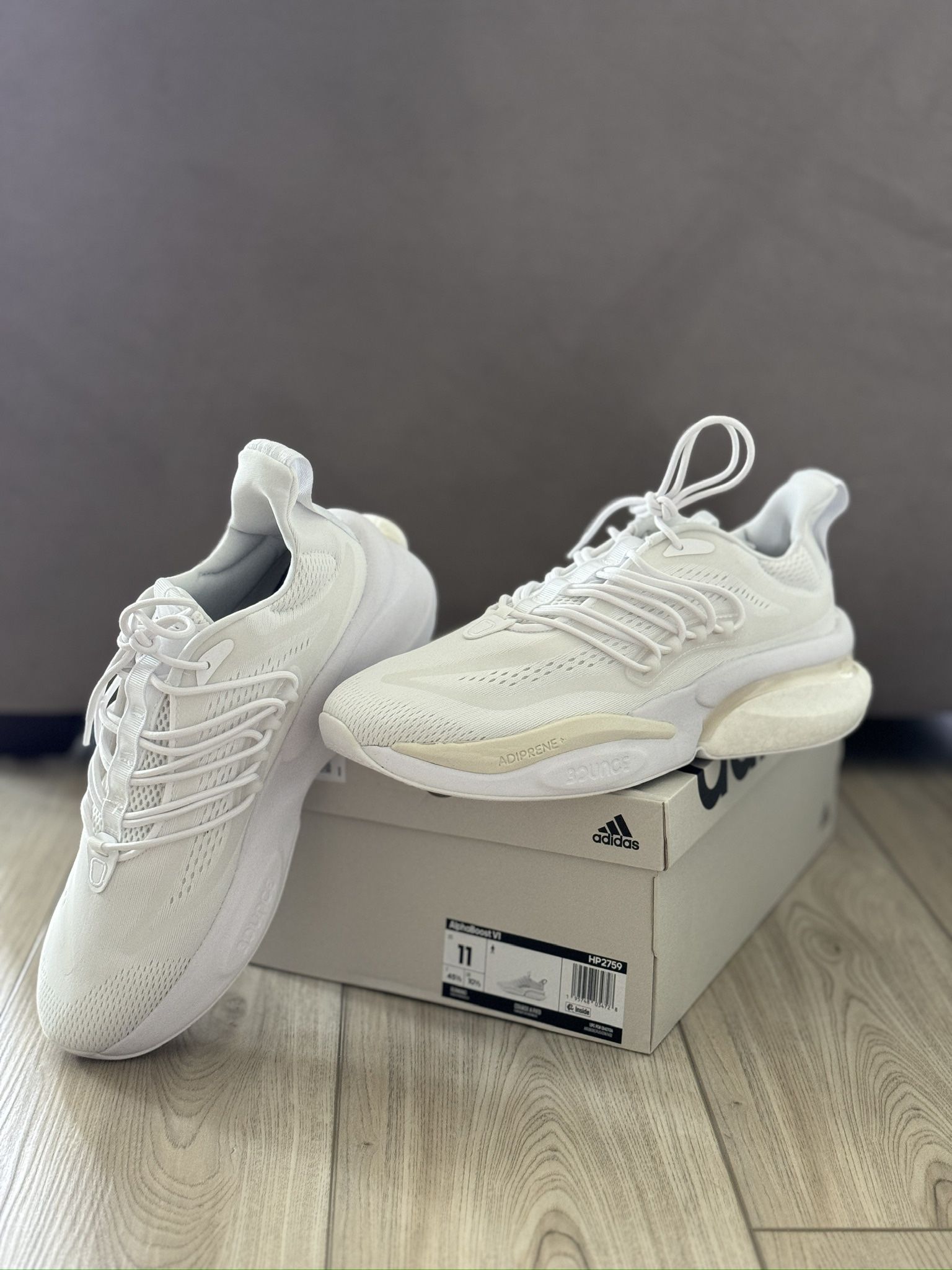 New Adidas Boost Size 11