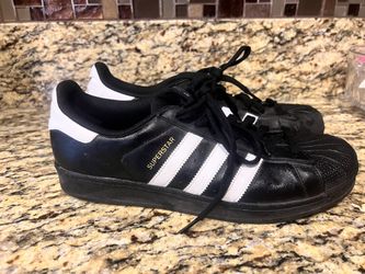 Black Adidas Superstar