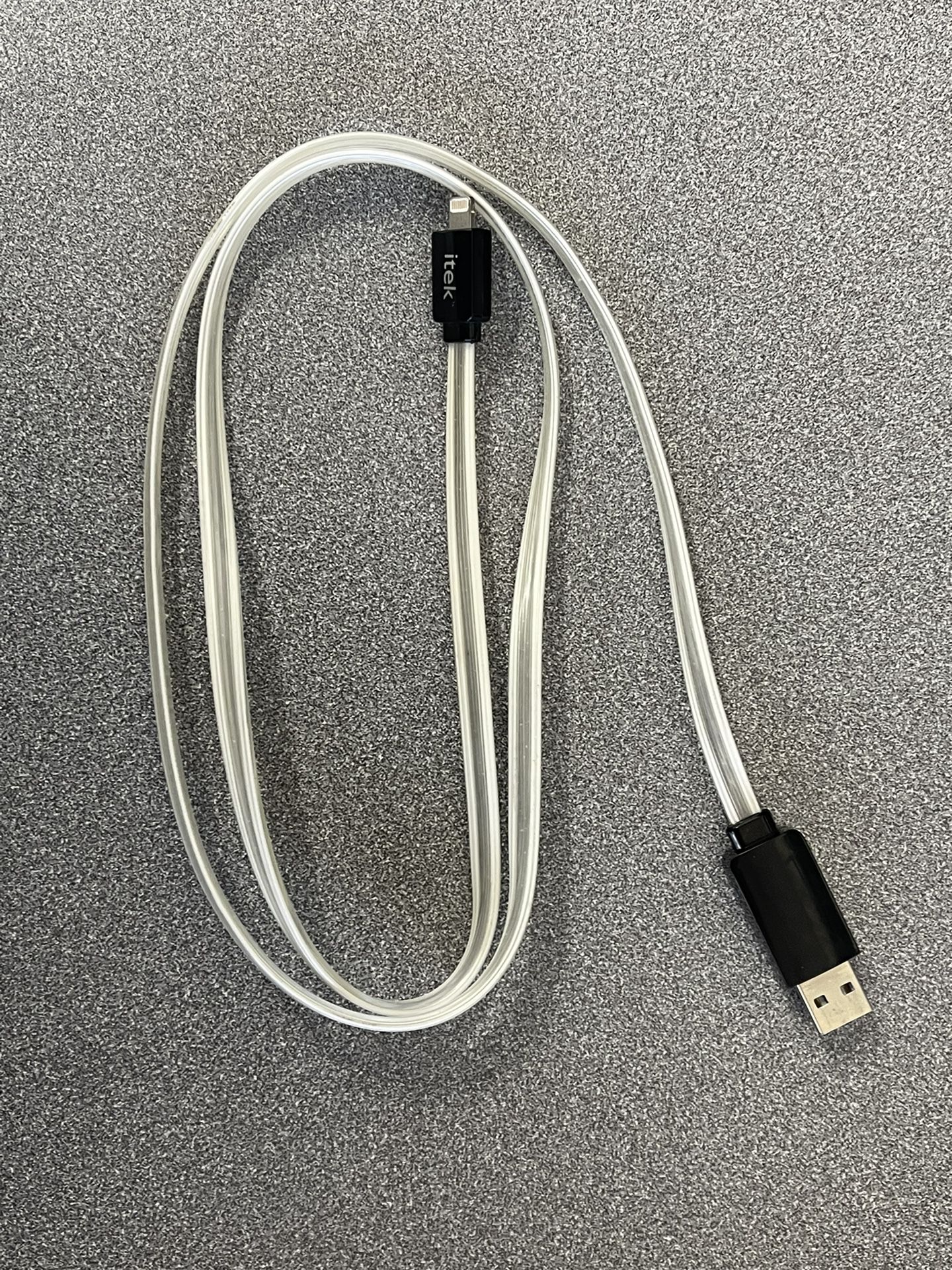 Itek 3ft RGB iPhone Charging Cable
