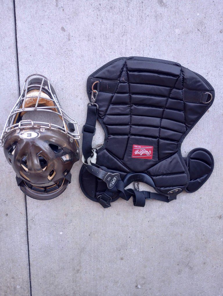 Baseball Catcher Accessories, Knees Protector, Chest Protector, Helmet And Also A Glove 