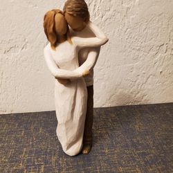 2011 Demdaco Hugging Couple Figurine Decor 