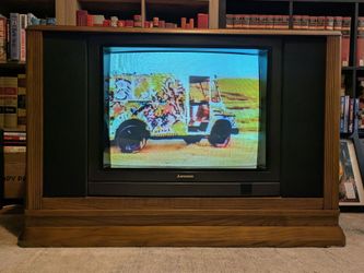 Mitsubishi 26" Console CRT TV Retro Gaming Sharp Picture (No Sound)