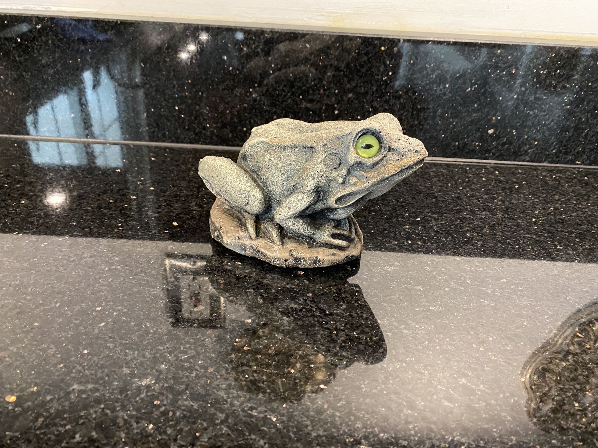 HENRI PORTRAITS PETS Concrete Garden Frog Statue 