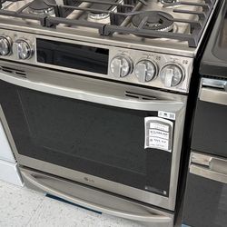 6.3 cu. ft. 30 in Smart ProBake Slide-in Dual Fuel Range with Gas Stove and Electric Oven in PrintProof Stainless Steel