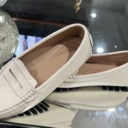 WOMENS SHOES 😁😍size 6