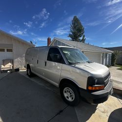 2008 Chevy Van 3500 V8 