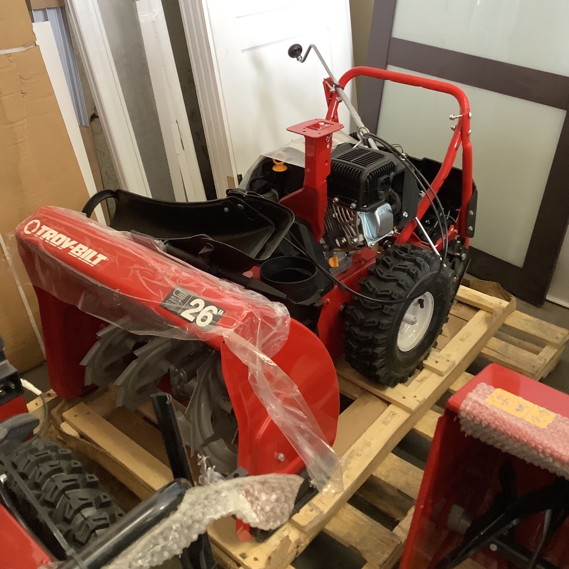 Troy Bilt Squall 21 123 cc Single Stage Gas Snow Blower with